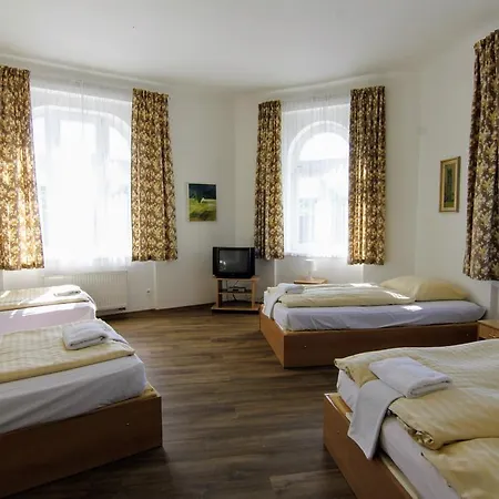 Alea House Aparthotel 3*